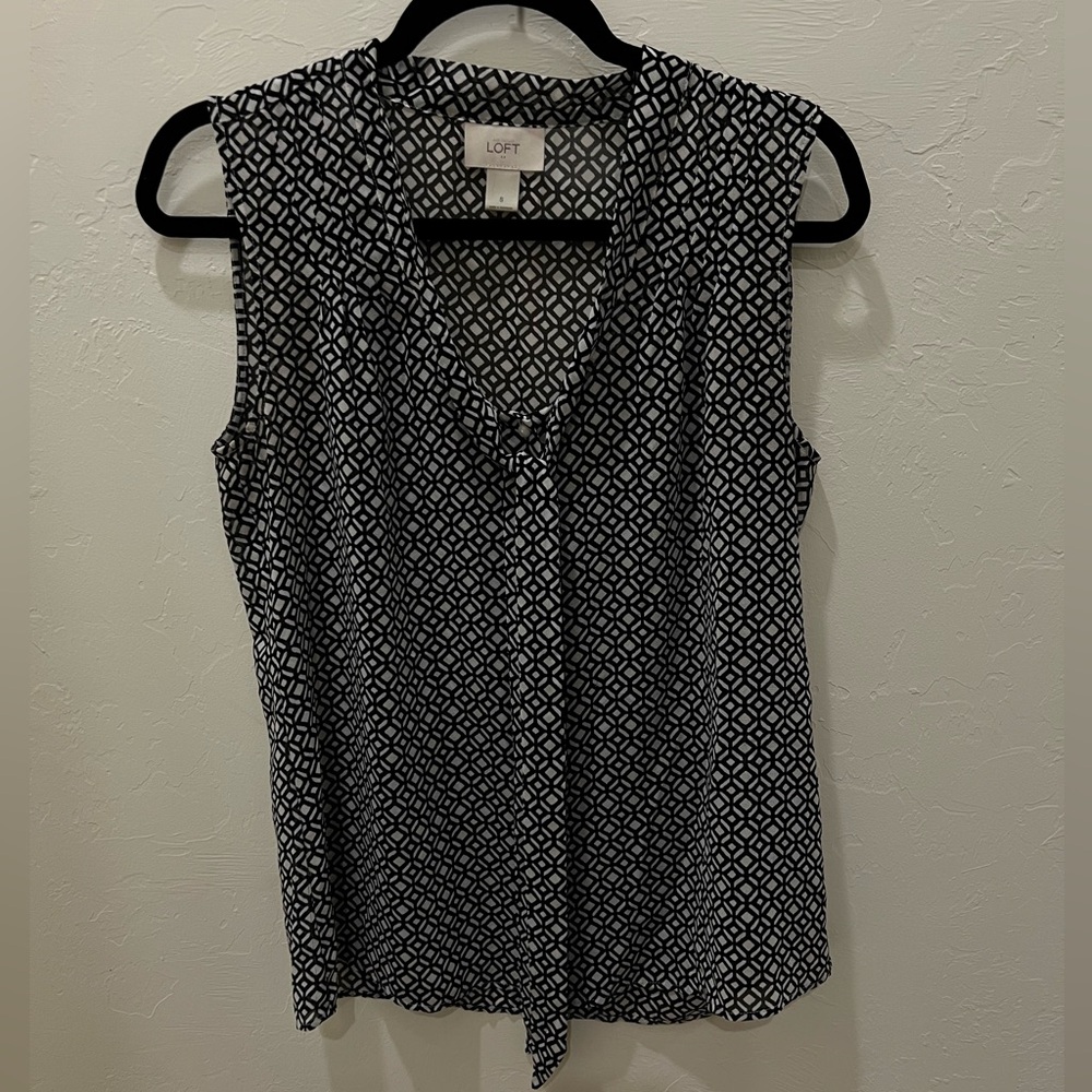 LOFT Monochrome Geometric Sleeveless Blouse